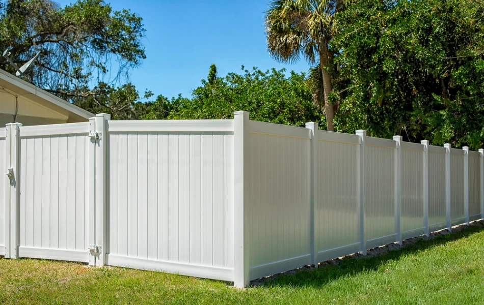 Vinyl Fence Installation Services (1) Vinyl Fence Installation Services (1)